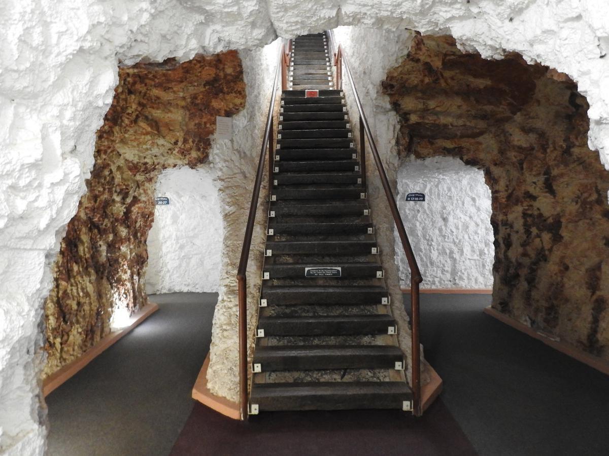 White Cliffs Underground Motel Εξωτερικό φωτογραφία
